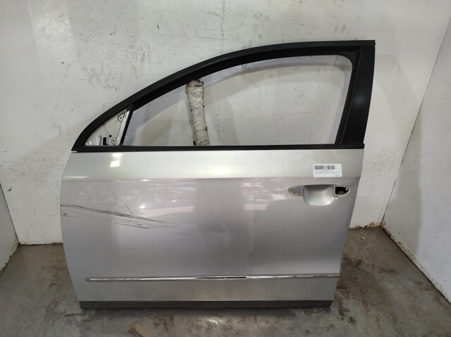 Comprar Puerta delantera izquierda Volkswagen Passat 3C5 a bajo precio