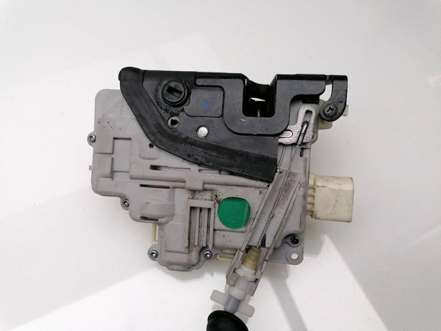 VAG 3C4839016B Cerradura de la puerta trasera derecha  en stock Salamanca