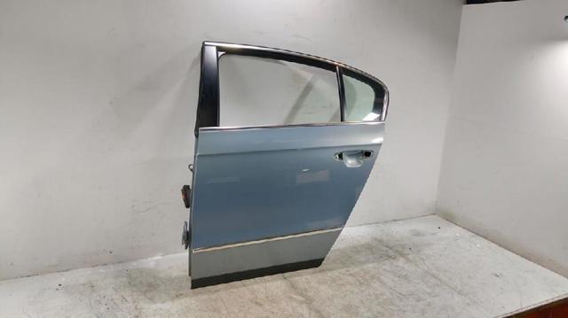 3C5833055H Puerta trasera izquierda  en stock Sabadell