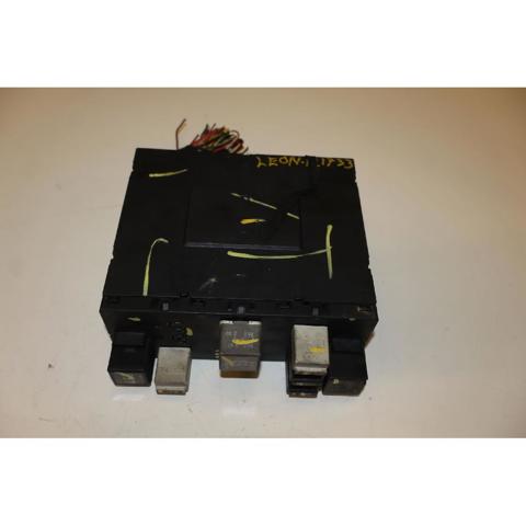 3C8937049E Módulo de control de red de a bordo  disponible Burgos