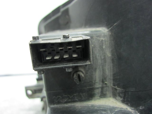 Faro derecho Peugeot Partner 1 5F