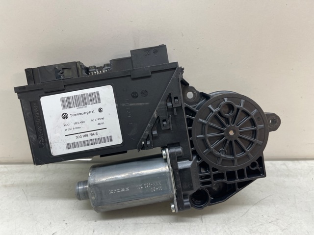 3D0959794E VAG Motor del elevalunas de la puerta trasera derecha comprar Bilbao