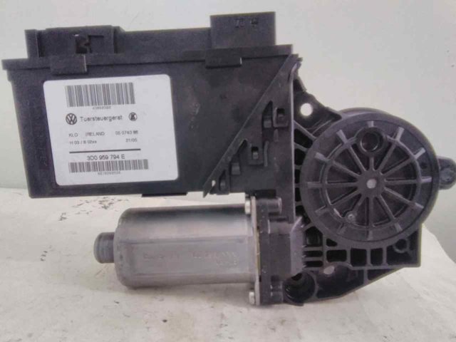 VAG 3D0959794E Motor del elevalunas de la puerta trasera derecha  comprar en Albacete