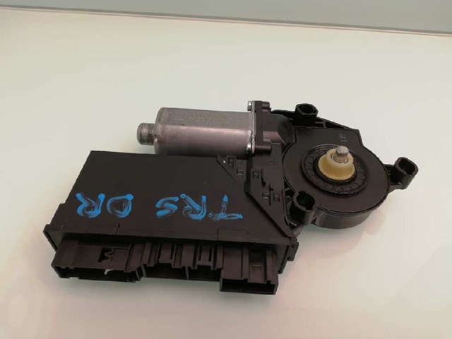 Motor elevalunas trasero derecho para volkswagen touareg 3.0 v6 tdi bks 3D0959794E