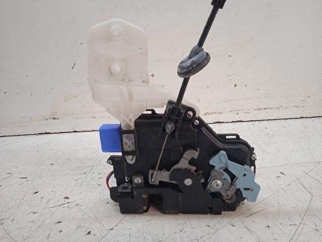 3D1837016AC Cerradura de puerta delantera derecha  en stock Sabadell