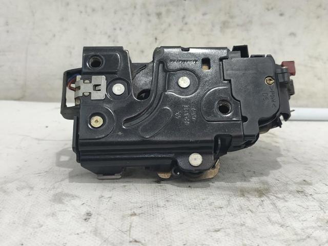 3D1837016AC Cerradura de puerta delantera derecha  en stock Castellón