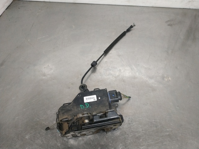 3D1837016AC Cerradura de puerta delantera derecha  en stock Sabadell