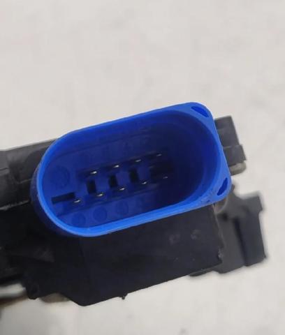 3D1837016AE Cerradura de puerta delantera derecha  en stock Sabadell