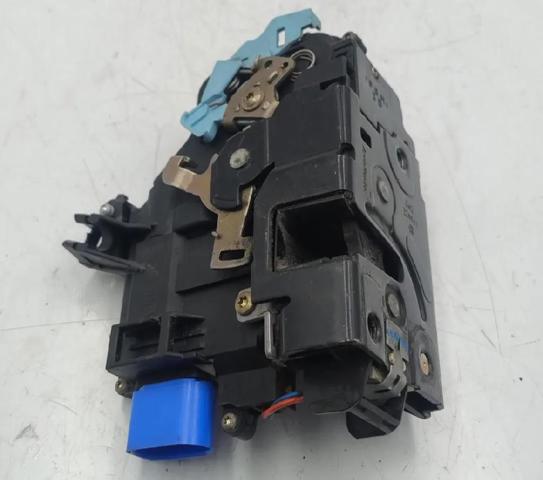 VAG 3D1837016AE Cerradura de puerta delantera derecha  disponible Valladolid