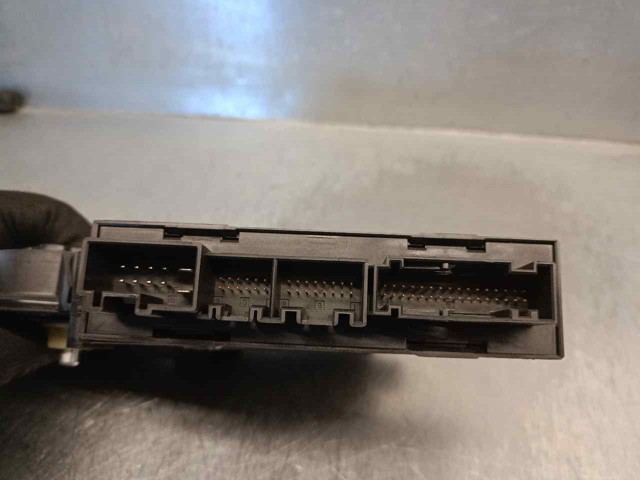 3D1959793E Motor del elevalunas de la puerta delantera izquierda  comprar en Zaragoza
