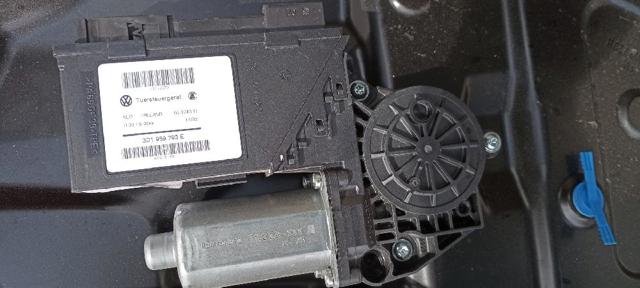 VAG 3D1959793E Motor del elevalunas de la puerta delantera izquierda  disponible Valladolid