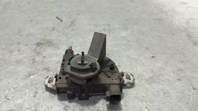 3M5116700 Cerradura del capó  disponible Utrera