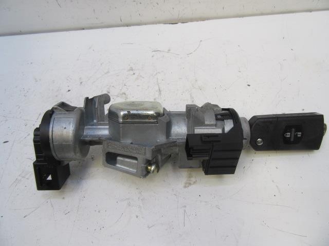 3M513F880AA Mazda