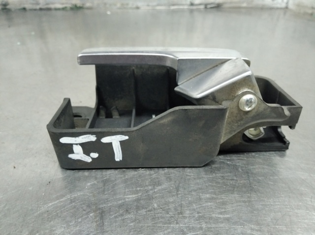 FORD 3M51R22601 Manija interior de puerta delantera izquierda  en stock Terrassa