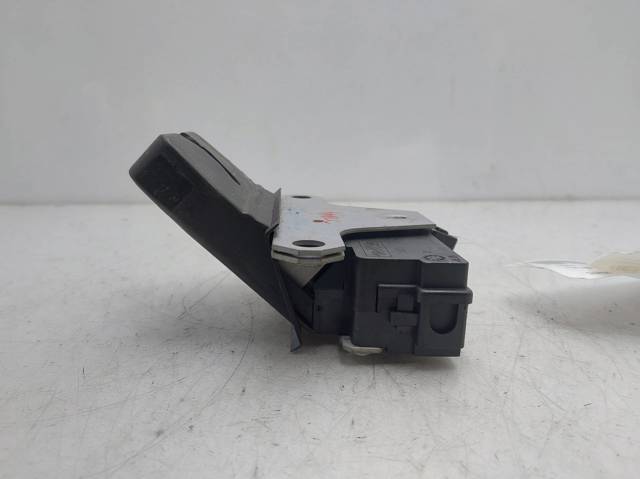 3M51R442A66AR Cerradura de tapa de maletero  disponible Utrera