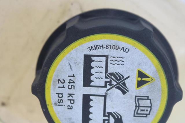 3M5H8100AD Tapa del depósito de refrigerante  disponible Utrera