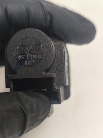 3M5T13480AC Interruptor de luz de freno  en stock Sabadell