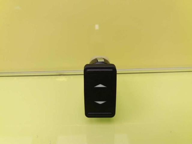 3M5T14529BB Botón de encendido del motor del elevalunas delantero derecho  comprar en Pontevedra