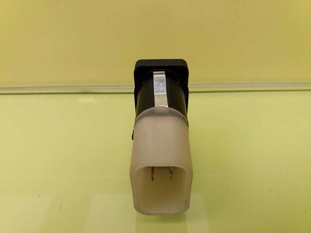 3M5T14529BB Botón de encendido del motor del elevalunas delantero derecho  disponible Burgos