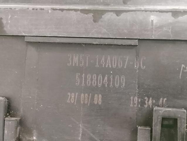 3M5T14A067BC Caja de fusibles  disponible Utrera