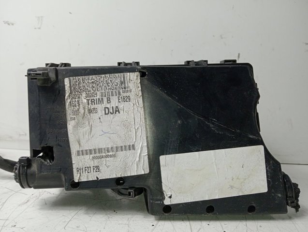 3M5T14A067BC Caja de fusibles  comprar en Reus