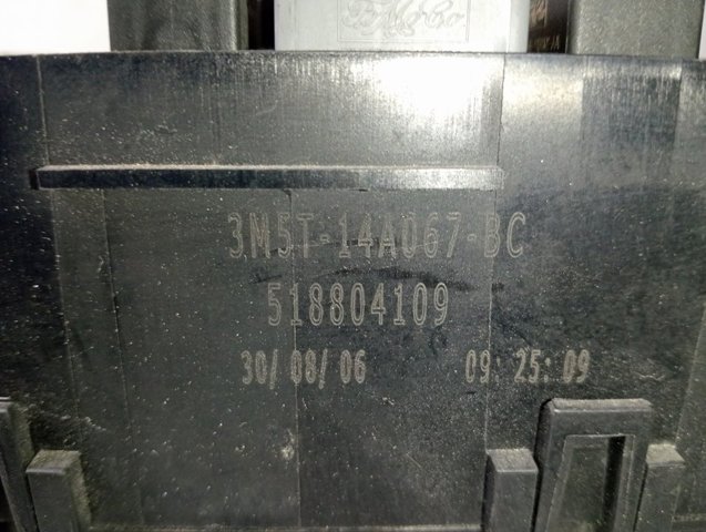 3M5T14A067BC Caja de fusibles  en stock Sabadell