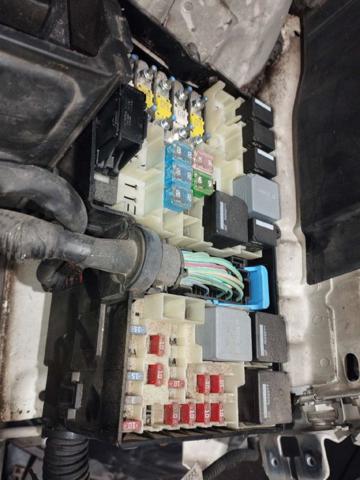 3M5T14A142AB FORD Carcasa de la caja de fusibles  disponible Vigo