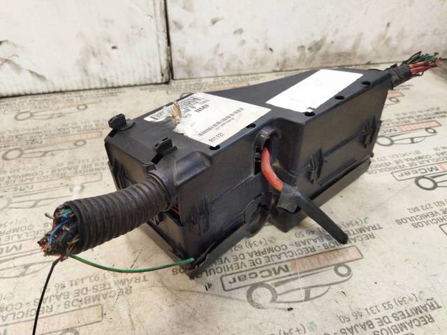 3M5T14A142AB Carcasa de la caja de fusibles  en stock Granada