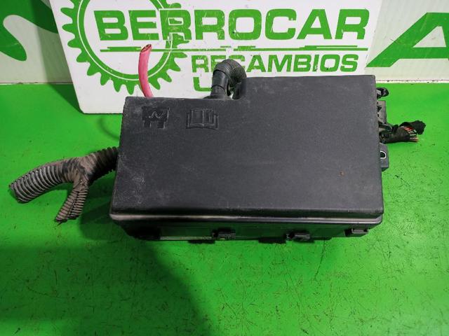 3M5T14A142AB Carcasa de la caja de fusibles  comprar en Zaragoza