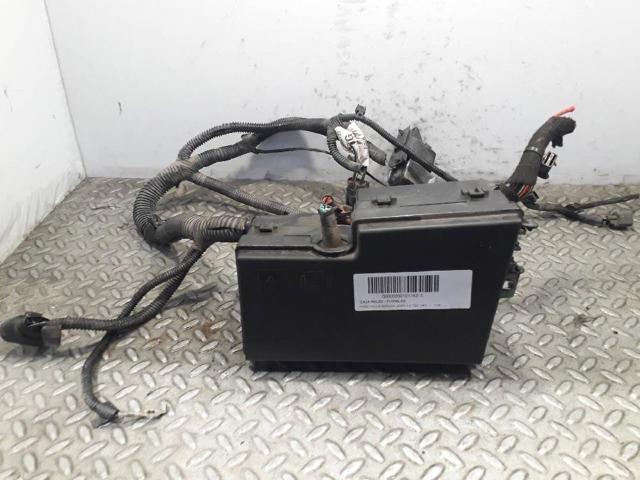 FORD 3M5T14A142AB Carcasa de la caja de fusibles  disponible Lugo