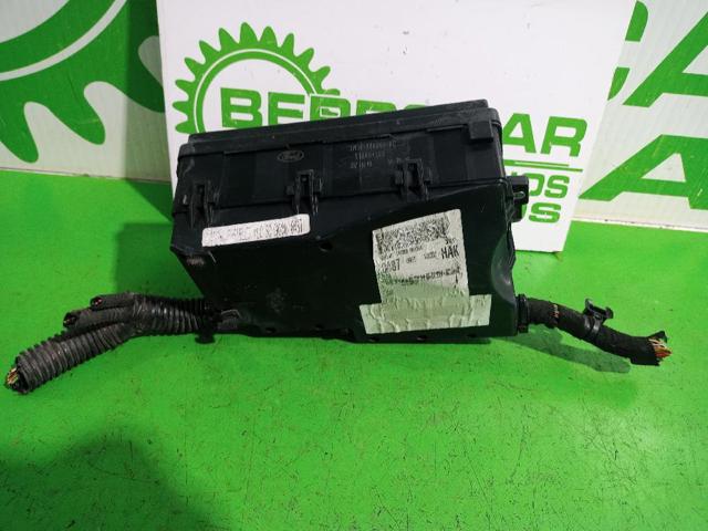 FORD 3M5T14A142AB Carcasa de la caja de fusibles  disponible Valladolid