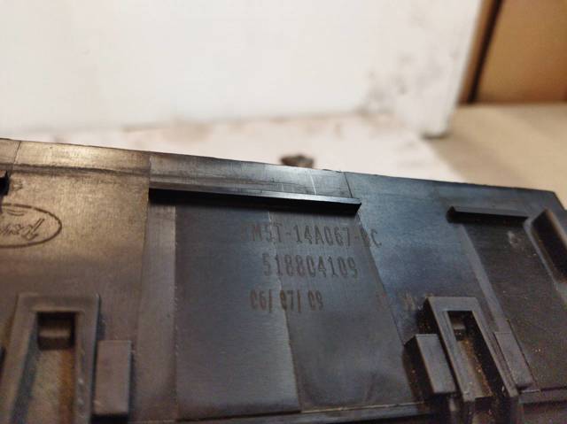 3M5T14A142AB FORD Carcasa de la caja de fusibles  comprar en Oviedo