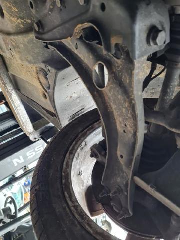 3Q0407151E VAG Brazo inferior izquierdo de la suspensión delantera  en stock Gandía