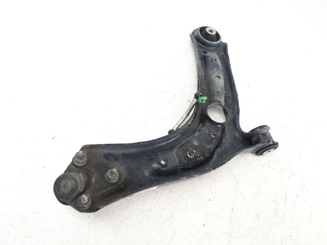 VAG 3Q0407151P Brazo inferior izquierdo de la suspensión delantera  en stock Salamanca