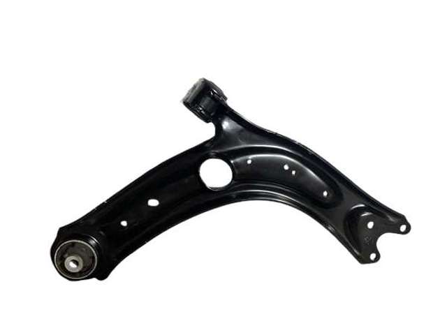 VAG 3Q0407151P Brazo inferior izquierdo de la suspensión delantera  en stock Terrassa