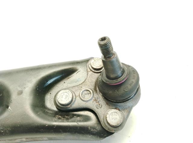 3Q0407151S Brazo inferior izquierdo de la suspensión delantera  en stock Sabadell