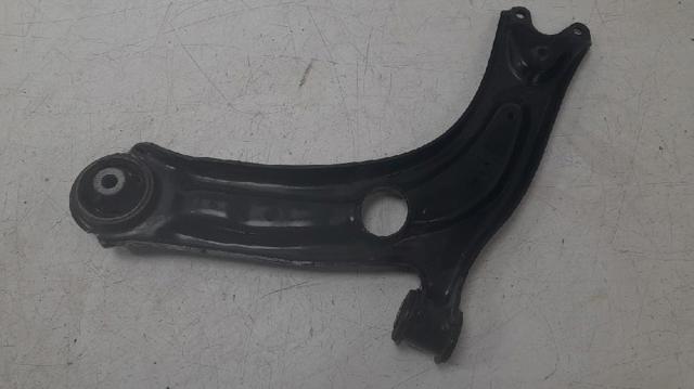 VAG 3Q0407152P Brazo inferior derecho de la suspensión delantera  en stock Terrassa