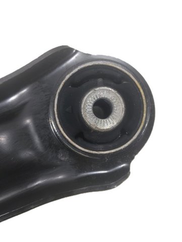 VAG 3Q0407152P Brazo inferior derecho de la suspensión delantera  en stock Terrassa