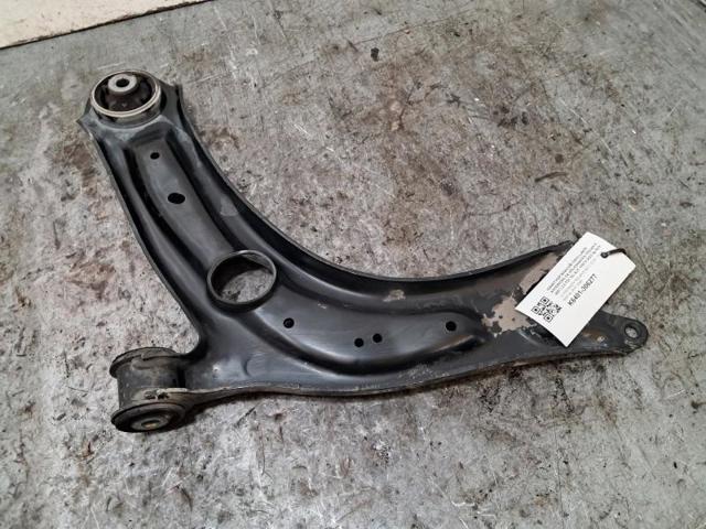 VAG 3Q0407152P Brazo inferior derecho de la suspensión delantera  disponible Valladolid