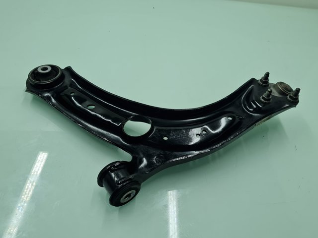 VAG 3Q0407152S Brazo inferior derecho de la suspensión delantera  disponible España