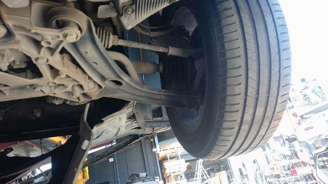 VAG 3Q0407152S Brazo inferior derecho de la suspensión delantera comprar Pamplona