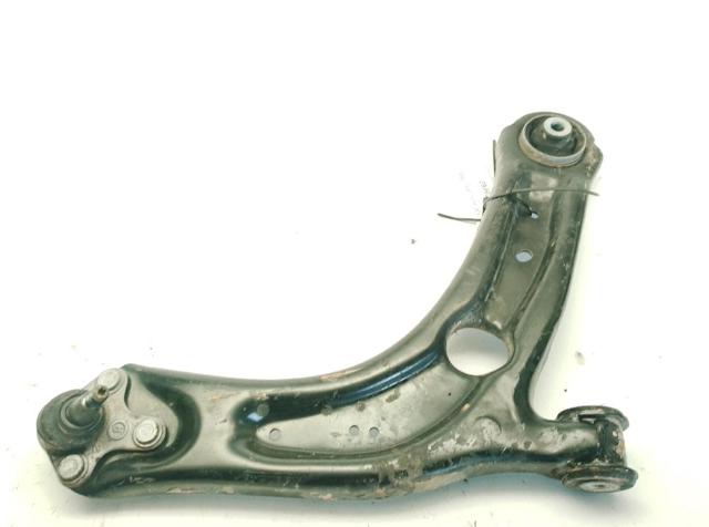 3Q0407152S Brazo inferior derecho de la suspensión delantera  disponible Utrera