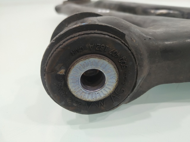 3Q0407153D Brazo inferior izquierdo de la suspensión delantera  disponible Burgos