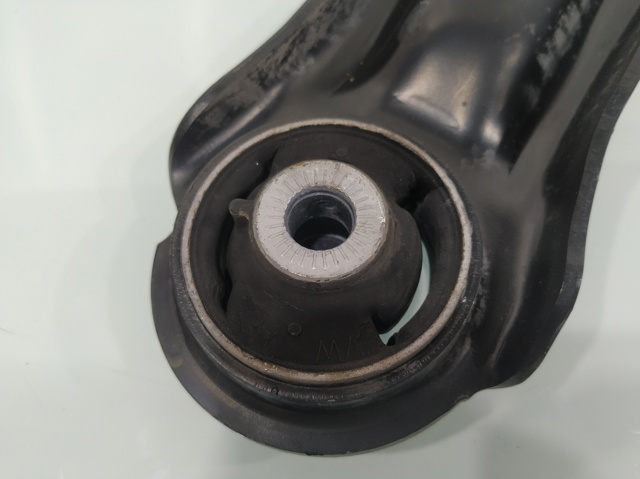 VAG 3Q0407153D Brazo inferior izquierdo de la suspensión delantera  comprar en Albacete