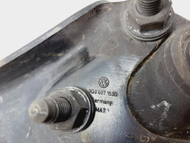 3Q0407153D VAG Brazo inferior izquierdo de la suspensión delantera  disponible Alicante