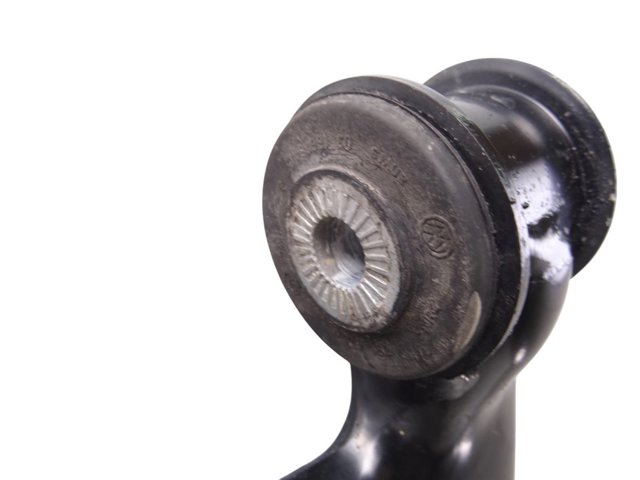3Q0407154D Brazo inferior derecho de la suspensión delantera  disponible Málaga