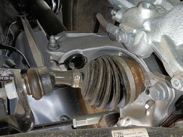 3Q0407271AA Semieje delantero izquierdo  en stock Granada