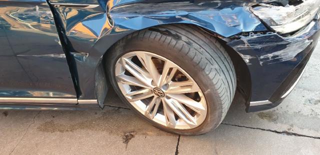 Árbol de transmisión delantero derecho 3Q0407272AB VAG