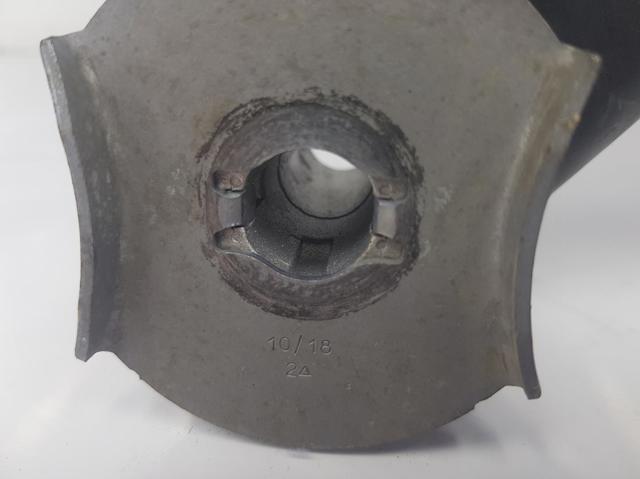 Subchasis trasero soporte motor Volkswagen Passat 3G2, CB2