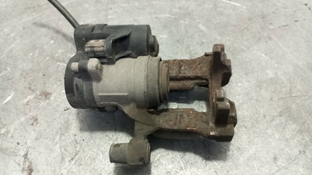 3Q0615406 Pinza de freno trasera derecha comprar Girona